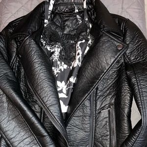 Jlo faux leather coat with removable fur 🔥🔥🔥